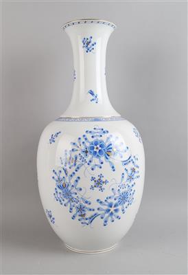 Herend Vase, - Works of Art