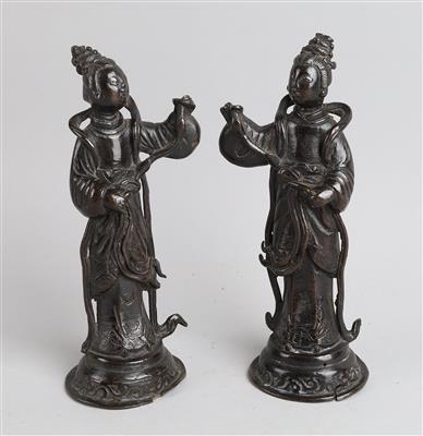 Paar Damen Räucherstäbchenhalter, - Antiquitäten