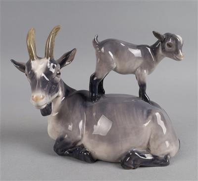 Liegende Ziege mit Zicklein, Royal Copenhagen, 1968, - Antiquariato