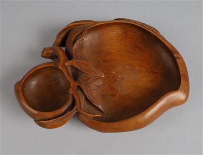 Schale in Form eines Pfirsichs, China, 20. Jh., - Antiquitäten