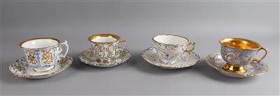 Vier verschiedene Tassen mit Untertassen, Böhmen 1844-53, - Antiquariato