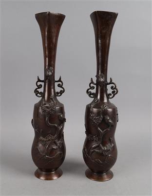 Paar Bronzevasen, - Antiquariato
