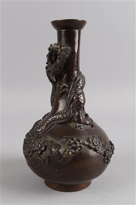 Kleine Bronzevase, Japan, Meiji Zeit, - Works of Art