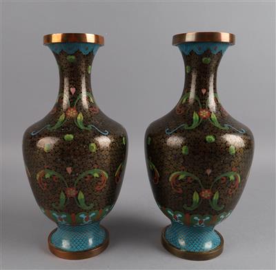 Paar Cloisonné Vasen, - Antiquariato