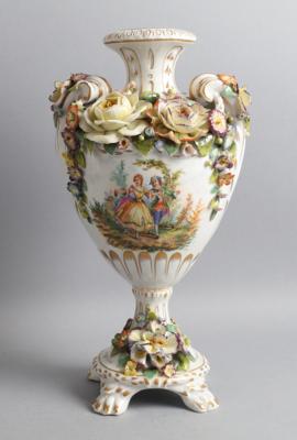 Vase auf vier Füßen, - Antiquariato