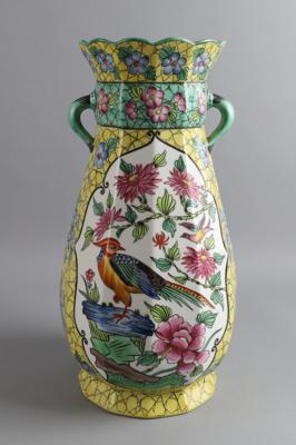 Vase im Famille rose Stil, Desvres, - Antiquitäten