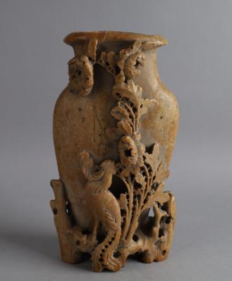 Speckstein-Vase, China, - Works of Art
