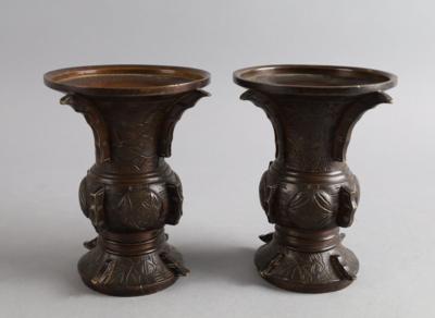 Paar Bronze Vasen, - Starožitnosti