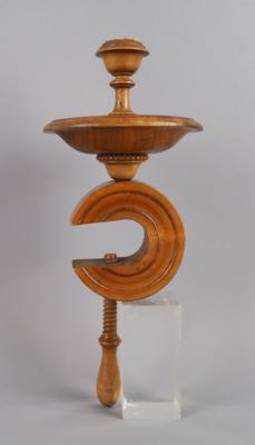 Biedermeier Tischzwinge mit Nadelkissen und Schale, - Antiquariato