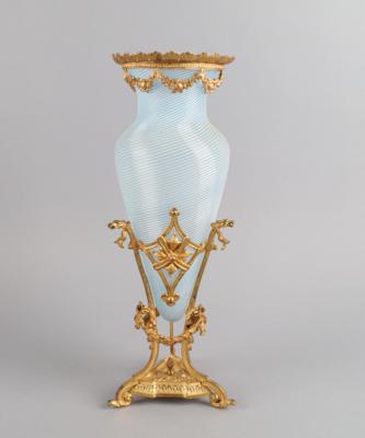 Vase mit Bronzemontierung, - Antiquitäten