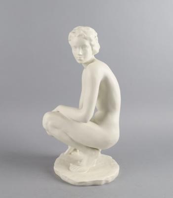Fritz Klimsch (1870-1960), 'Die Hockende', Entwurf und Ausführung: um 1936, Porzellanfabrik Philipp Rosenthal & Co., Selb Porzellan, - Antiquitäten