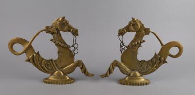 Paar Aufsatzfiguren einer venezianischen Goldel in Form von Seepferden, - Antiquitäten