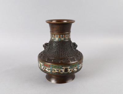 Champlevé Vase, Japan, 19. Jh., - Works of Art