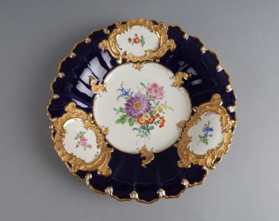 Prunkteller mit Blumendekor, Meissen 1976, - Works of Art