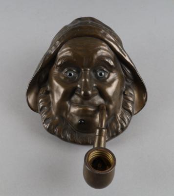 Wandlampe aus Metall in Form eines Pfeife rauchenden Mannes, um 1900 - Starožitnosti