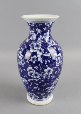 Blau-weiße Vase, - Works of Art