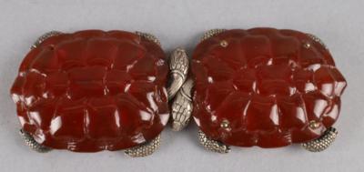 Schildkröten-Gürtelschließe mit Bernstein und Silbermontierung, nach 1925 - Works of Art