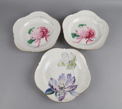 3 Teller mit Blumenmalerei, Meissen 20. Jh - Works of Art