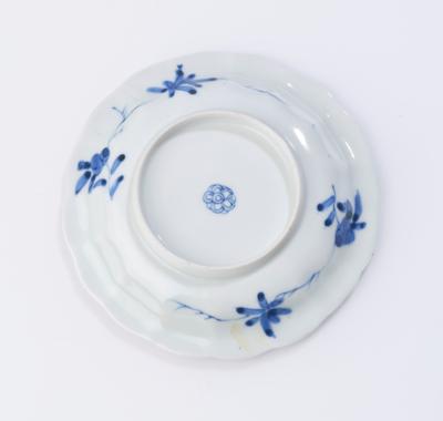6 kleine blau-weiße Teller, China, Kangxi Periode