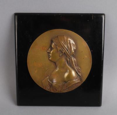 Bronzetondo einer weiblichen Figur im Profil, bezeichnet Scharf, um 1900/15 - Antiquitäten