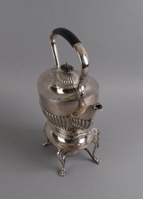 Englische Teekanne auf Rechaud, - Antiquitäten