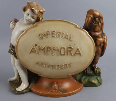 Vase mit Knaben und Papagei 'Imperial Amphora Art-Pottery', - Antiquitäten