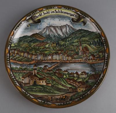 Wandteller mit Ansicht von "Markt Ischl im Salzkammergut 1811", Fa. Pesendorfer, Gmunden, 2. Hälfte 20. Jh., - Antiquariato