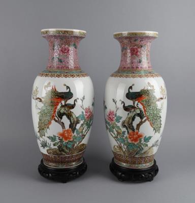 Paar Famille rose Vasen, China, - Antiquitäten