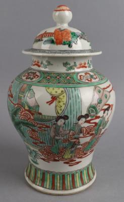 Famille vert Deckelvase, China, 19. Jh., - Antiquariato