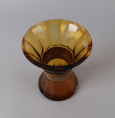 Vase mit Dekordarstellung bewaffneter Amaznen, Entwurf: wohl Leo Moser, 1914, Ausführung: Moser Karlsbad - Starožitnosti