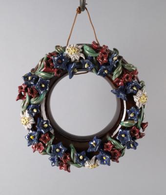 Zierkranz mit Alpenblumen, Alpenländische Kunstkeramik Liezen, ab ca. 1953 - Starožitnosti