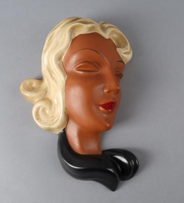 Wandmaske eines Frauenkopfes im Profil, Modellnummer: 2307, Gmundner Keramik, um 1960 - Antiquitäten