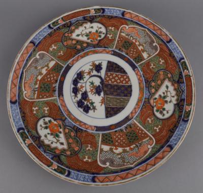 Großer Imari verte Teller, Japan, 19./20. Jh., - Antiquitäten