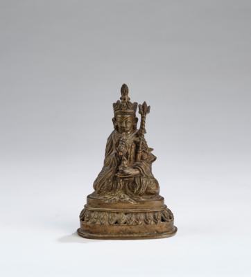 Bronzefigur des Padmasambhava, Tibet um 1900, - Works of Art