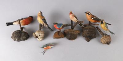 Konvolut von 7 Holzvögeln, 20. Jh., - Antiquitäten