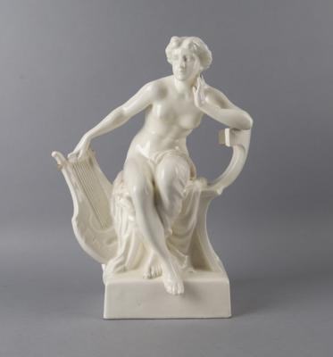 Sitzende junge Frau mit Lyra, Modellnummer: 3577, Entwurf: ca. 1907, Ausführung: Wiener Manufaktur Friedrich Goldscheider, um 1912-1920 - Works of Art