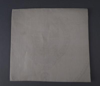 Serviette mit Wappen des Fürsten von Hanau - Schaumburg, 2. Hälfte 19. Jh., - Works of Art