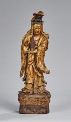 Holzfigur des Guanyin, China, 18. Jh., - Antiquitäten