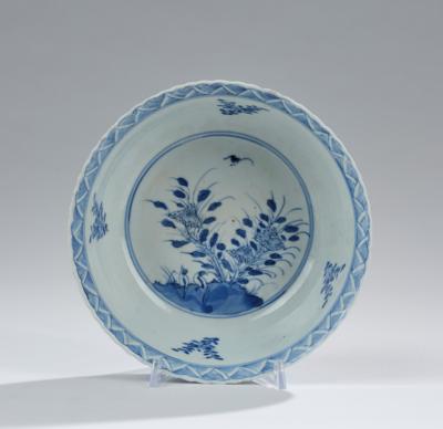 Blau-weiße Schale, China, Vierzeichen Marke Kangxi im Doppelring, 18./19. Jh., - Antiquariato