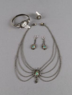 Salzburger Trachtenschmuckset aus Silber mit Perlen und Opalen, nach Mai 1922 - Starožitnosti