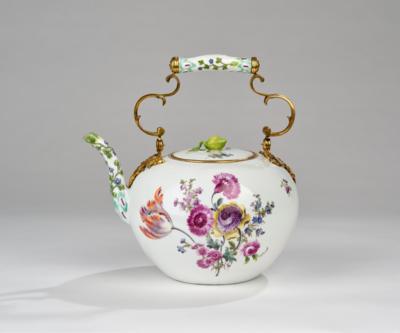 Große Teekanne mit Blumenmalerei, Meissen 1750-60 - Antiquariato