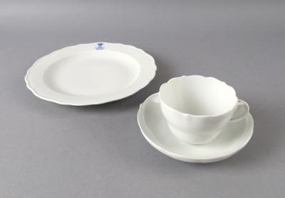 Tasse, Untertasse und Teller mit Grafenkrone und Monogramm AA, Meissen 19./ 20. Jh. - Antiquariato