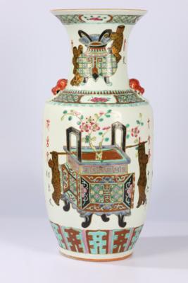 Famille rose Vase, China, 20. Jh., - Works of Art