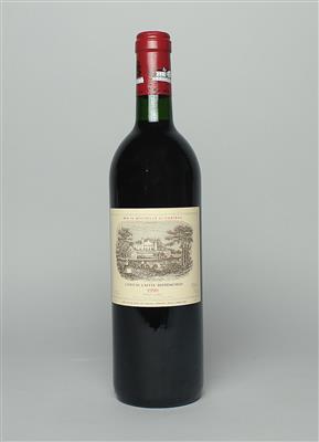 1990 Château Lafite-Rothschild, 98 Falstaff-Punkte - Die große DOROTHEUM Weinauktion powered by Falstaff