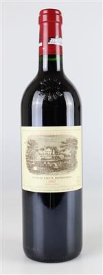 2002 Château Lafite-Rothschild, Bordeaux, 95 Wine Spectator-Punkte - Wines and Spirits