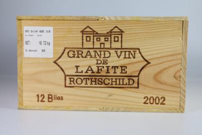 2002 Château Lafite-Rothschild, Bordeaux, 95 Wine Spectator-Punkte, 12 Flaschen, in OHK - Wines and Spirits powered by Falstaff