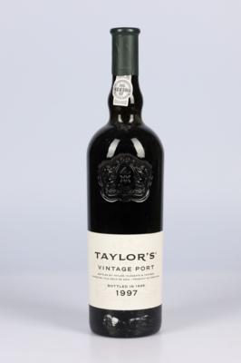 1997 Taylor’s Vintage Port DOC, Taylor’s, Douro, 96 Parker-Punkte - Die große Frühjahrs-Weinauktion powered by Falstaff