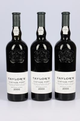 2000 Taylor’s Vintage Port DOC, Taylor’s, Douro, 98 Parker-Punkte, 3 Flaschen - Wines and Spirits powered by Falstaff