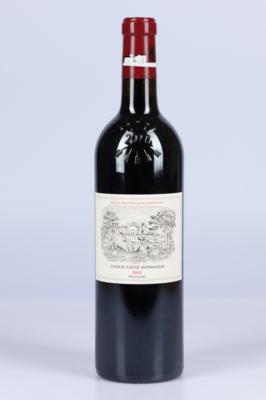 2010 Château Lafite-Rothschild, Bordeaux, 100 Parker-Punkte - Wines and Spirits powered by Falstaff