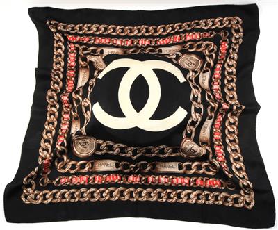 CHANEL Carré - Vintage fashion and accessories